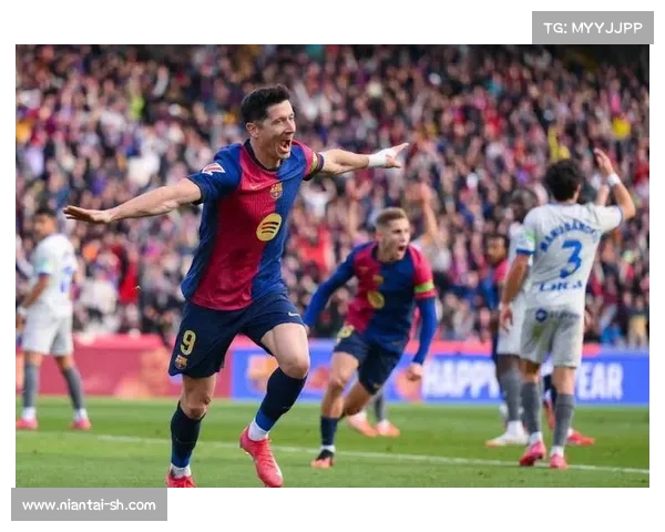 巴萨双星领衔欧冠射手榜，莱万攻势强劲